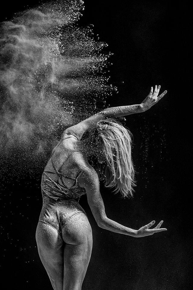 Alexander Yakovlev immortalise les mouvements de danseurs dans sa série "Mirage"